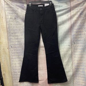 Brand new Woman’s Elizabeth and James jeans.